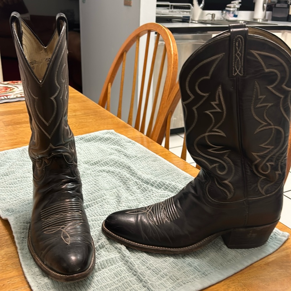 Dan Post Boots, size 11B, in good shape